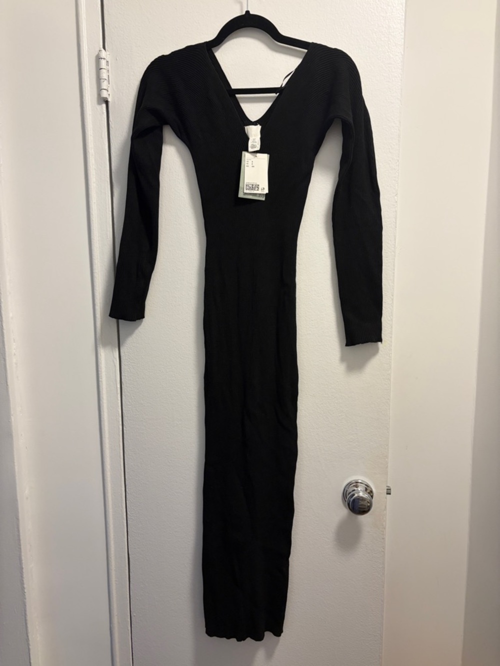H&M Black Long Sleeve Ribbed V-Neck Maxi Dress